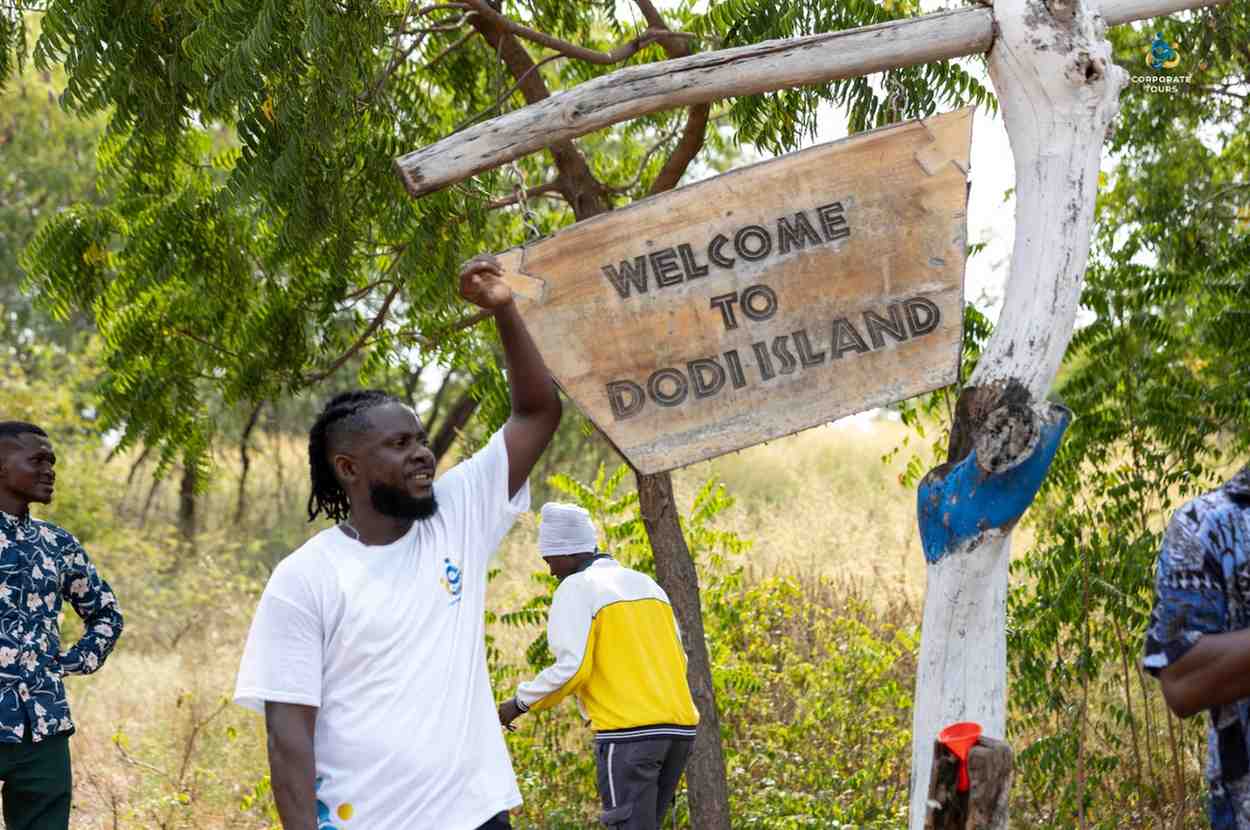A Visit to Dodi Island